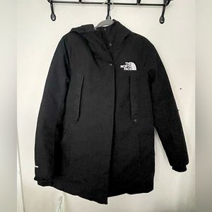 Large Womens NorthFace Winter Down-feather jacket. NEW